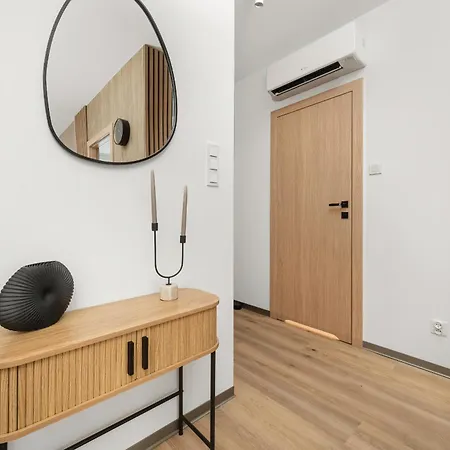 Central Park Z Balkonem I Parkingiem By Renters Prestige 브로츠와프