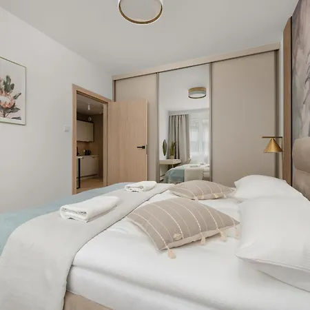 아파트 Central Park Z Balkonem I Parkingiem By Renters Prestige