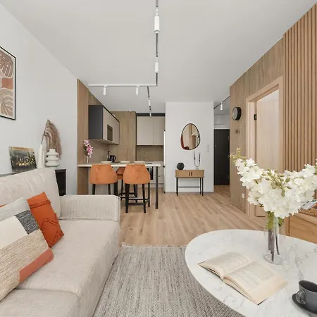 Central Park Z Balkonem I Parkingiem By Renters Prestige 아파트 *