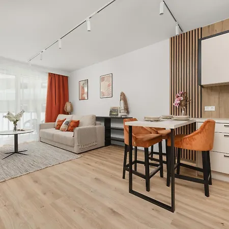 Central Park Z Balkonem I Parkingiem By Renters Prestige *