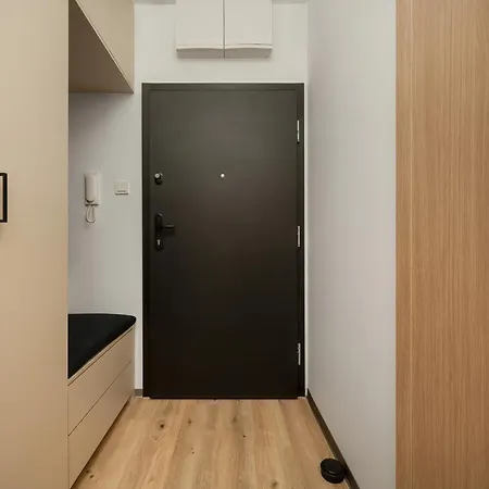 Central Park Z Balkonem I Parkingiem By Renters Prestige Βρότσλαβ