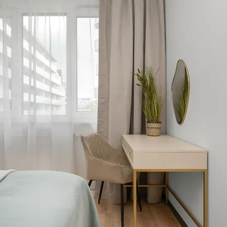 Apartment Central Park Z Balkonem I Parkingiem By Renters Prestige *
