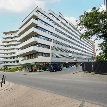 Central Park Z Balkonem I Parkingiem By Renters Prestige Wroclaw