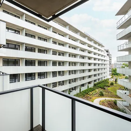 Central Park Z Balkonem I Parkingiem By Renters Prestige Διαμέρισμα *