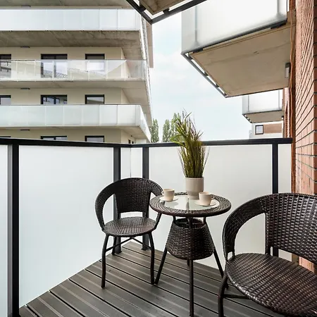 Central Park Z Balkonem I Parkingiem By Renters Prestige Wroclaw