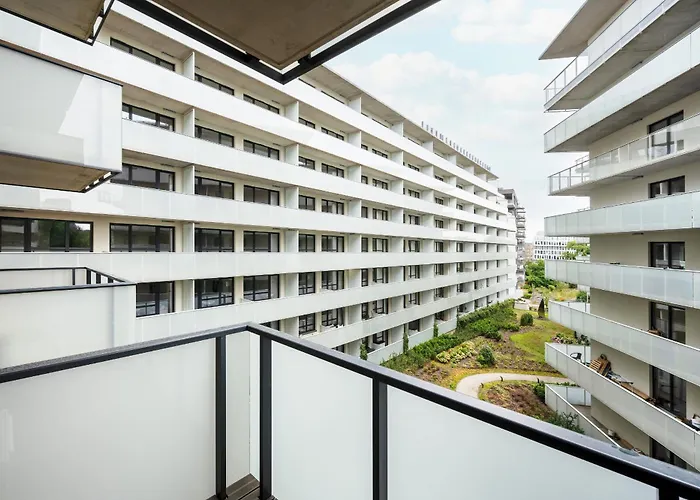 Central Park Z Balkonem I Parkingiem By Renters Prestige アパート *