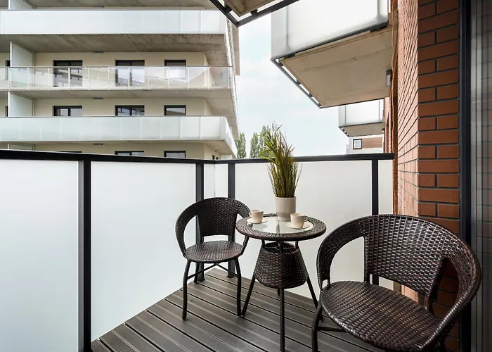 Central Park Z Balkonem I Parkingiem By Renters Prestige ヴロツワフ